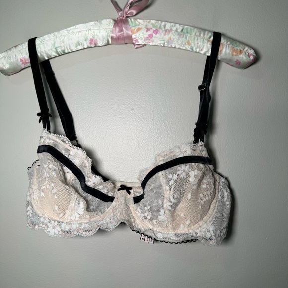 Victoria secret push up without padding lace bra 32D - Picture 2 of 5